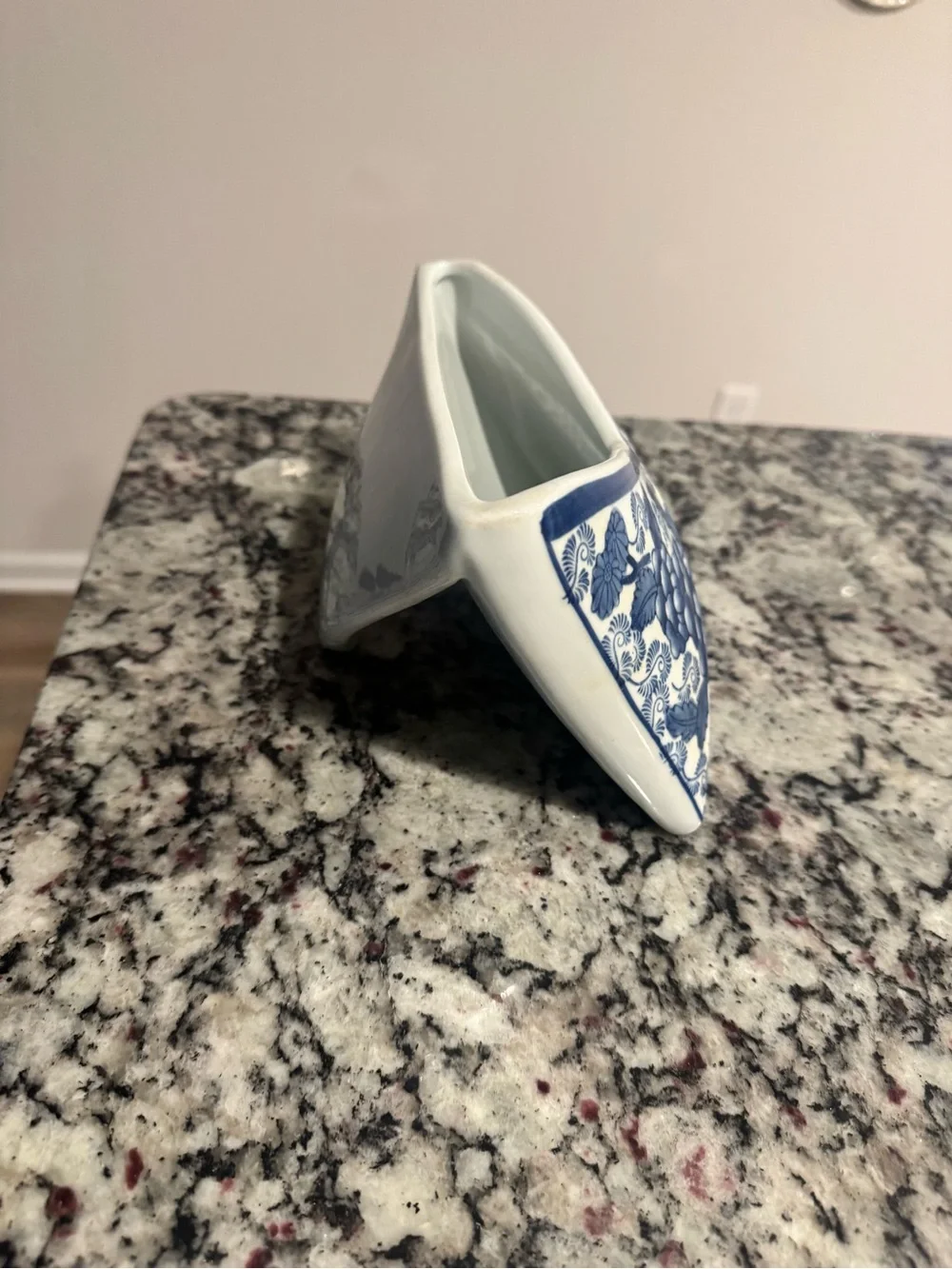 Chinoiserie Blue & White Floral Ceramic Envelope Wall Pocket Envelope Vase